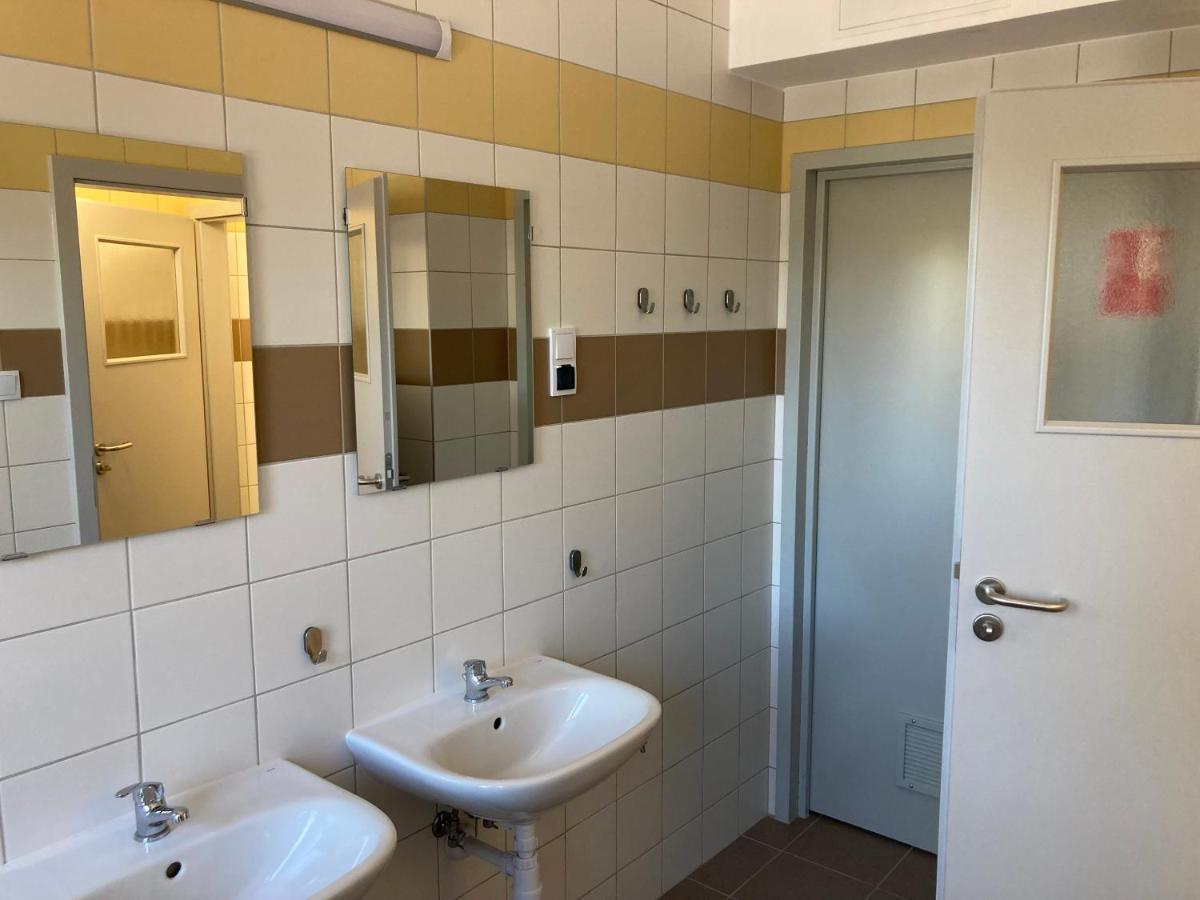 Hostel Przy Stadionie Jaworzno Extérieur photo