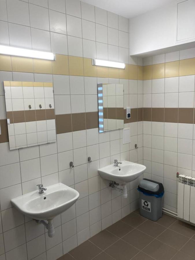 Hostel Przy Stadionie Jaworzno Extérieur photo